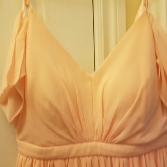 Lulu’s off the shoulder long dress 🌸 - Picture 5 of 5